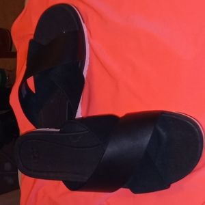 UGG black sandals Brand new size women's 7